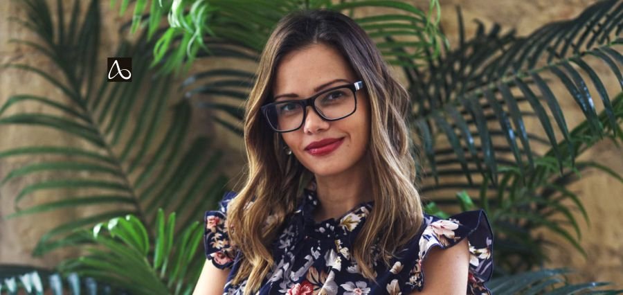 You are currently viewing Yasmina Fahmy: Leading the Shift from Traditional Sales to Precision-Based Enterprise Growth